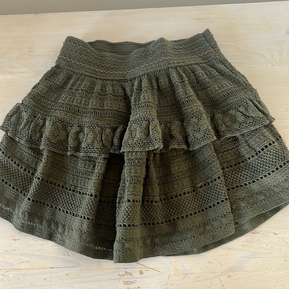 Aerie olive green ruffle lace mini skirt size XS